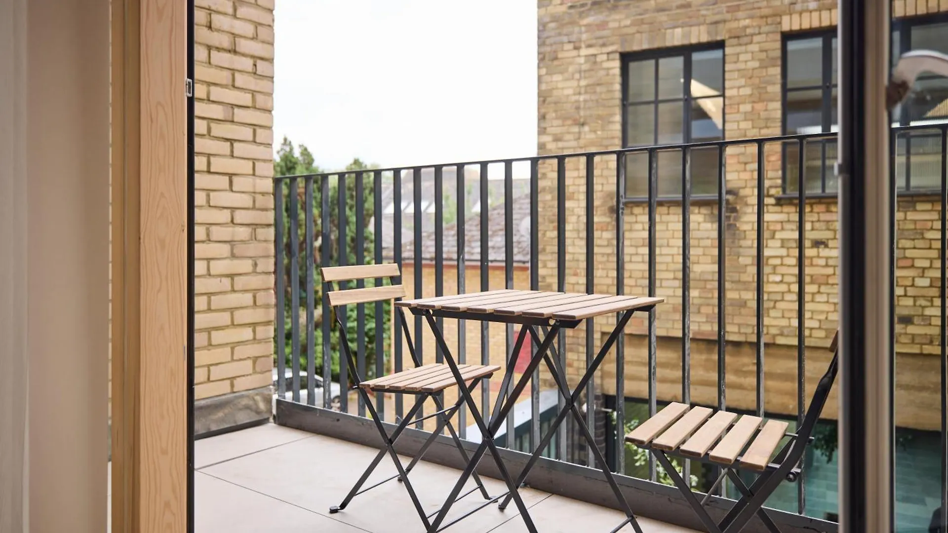 The East London Mile Place - Cosy 2Bdr Flat With Balcony 0*,  Birleşik Krallık